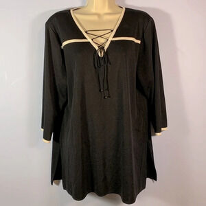 Exclusively MISOOK 1X black blouse lace-up vneck white trim side slit 3/4 sleeve